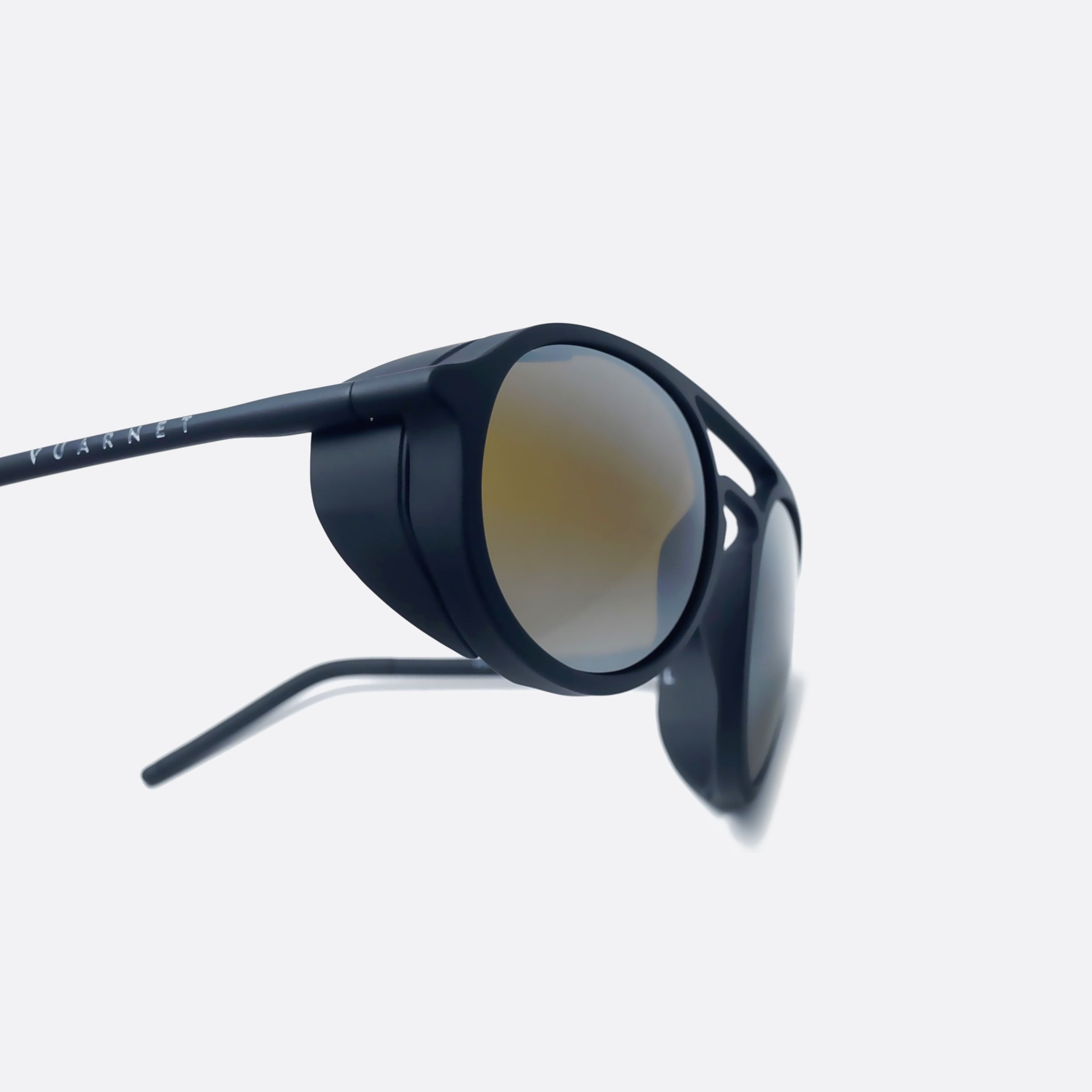 Vuarnet 51mm Ice Round Vl1709 Black Oval Men Sunglasses - Lifestyle Shot